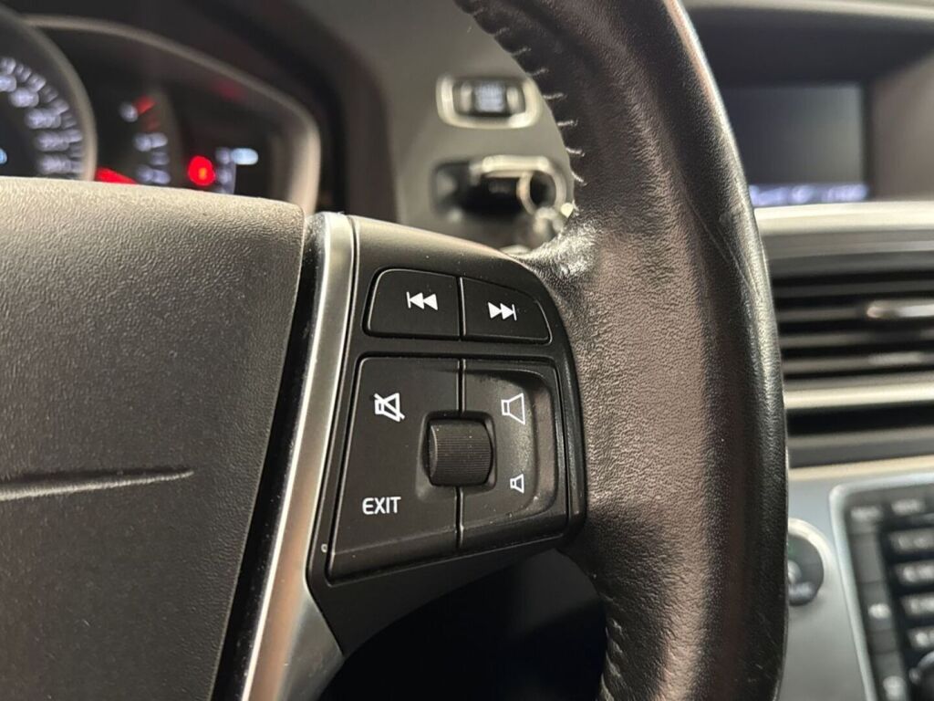 Volvo V60 Cross Country 2016 Valkoinen