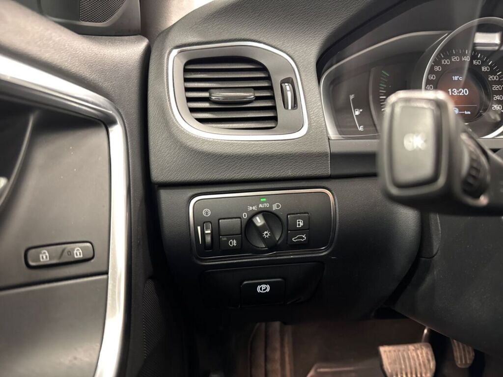 Volvo V60 Cross Country 2016 Valkoinen