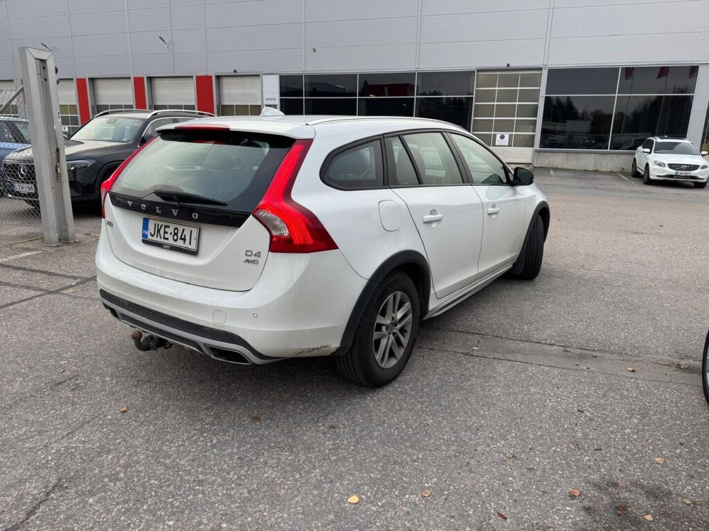 Volvo V60 Cross Country 2016 Valkoinen