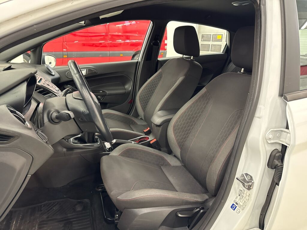 Ford Fiesta 2016 Valkoinen