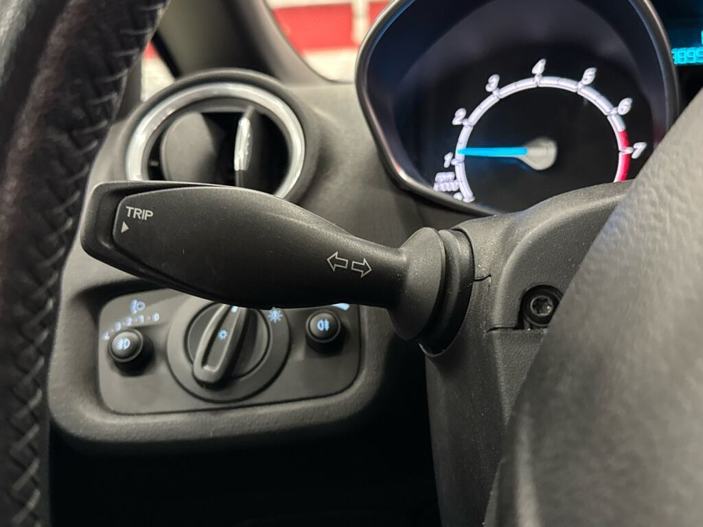 Ford Fiesta 2016 Valkoinen