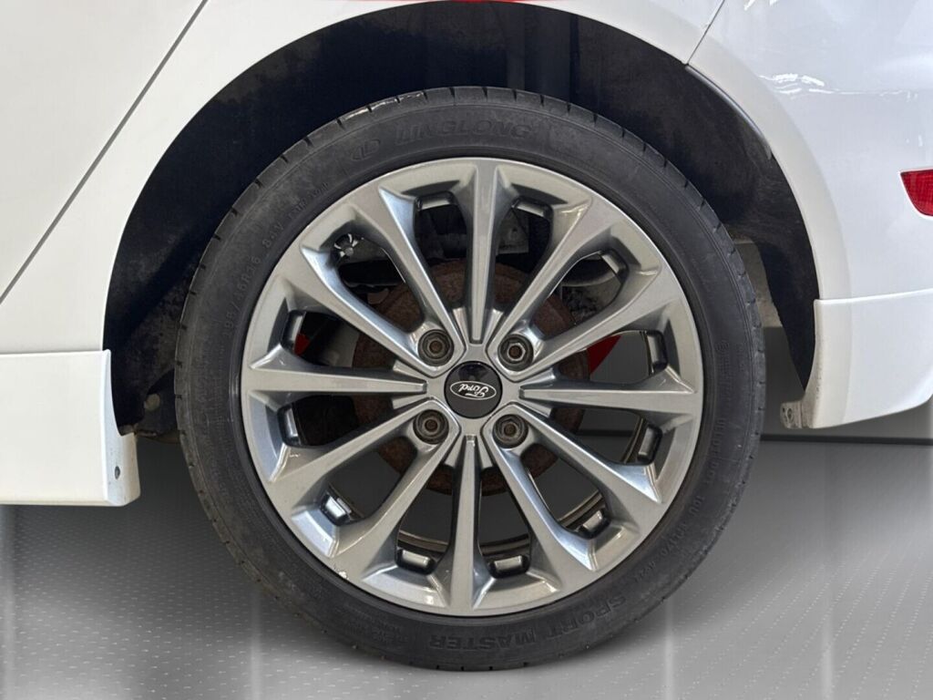 Ford Fiesta 2016 Valkoinen