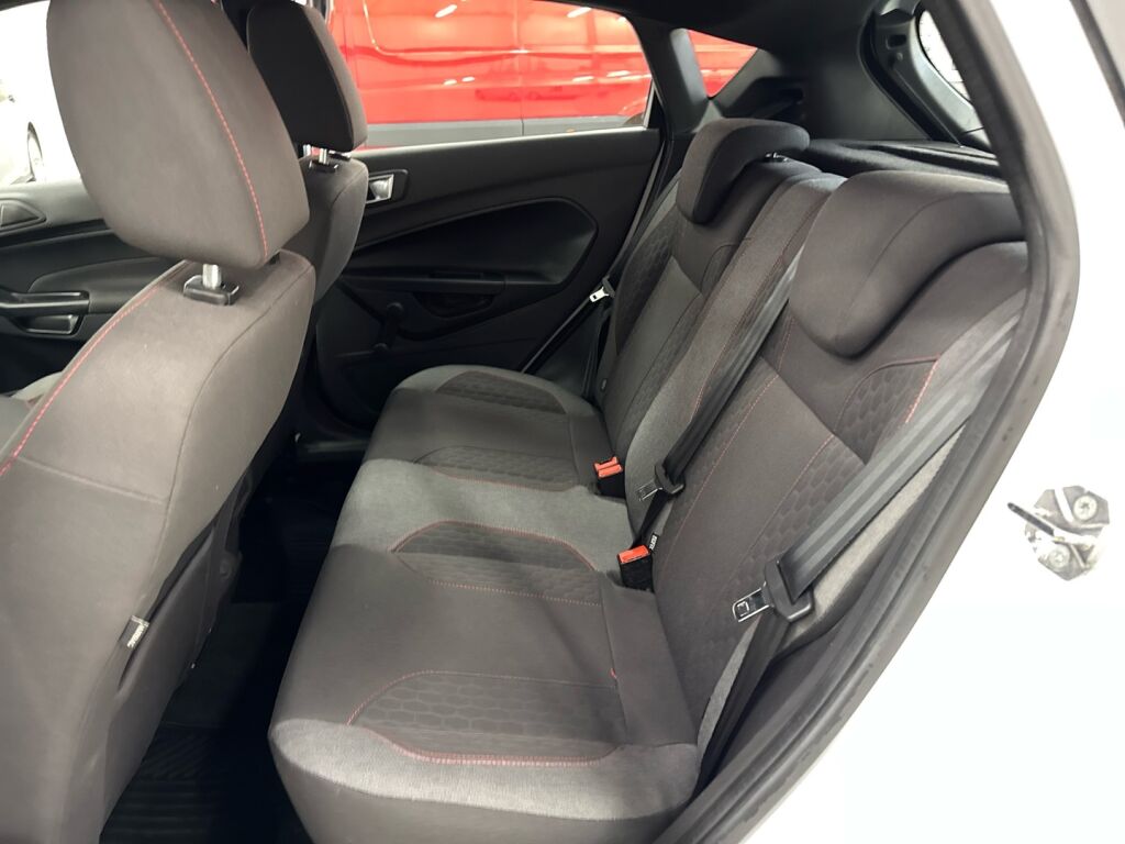 Ford Fiesta 2016 Valkoinen