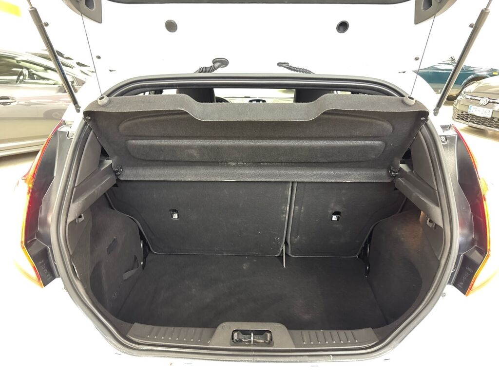 Ford Fiesta 2016 Valkoinen
