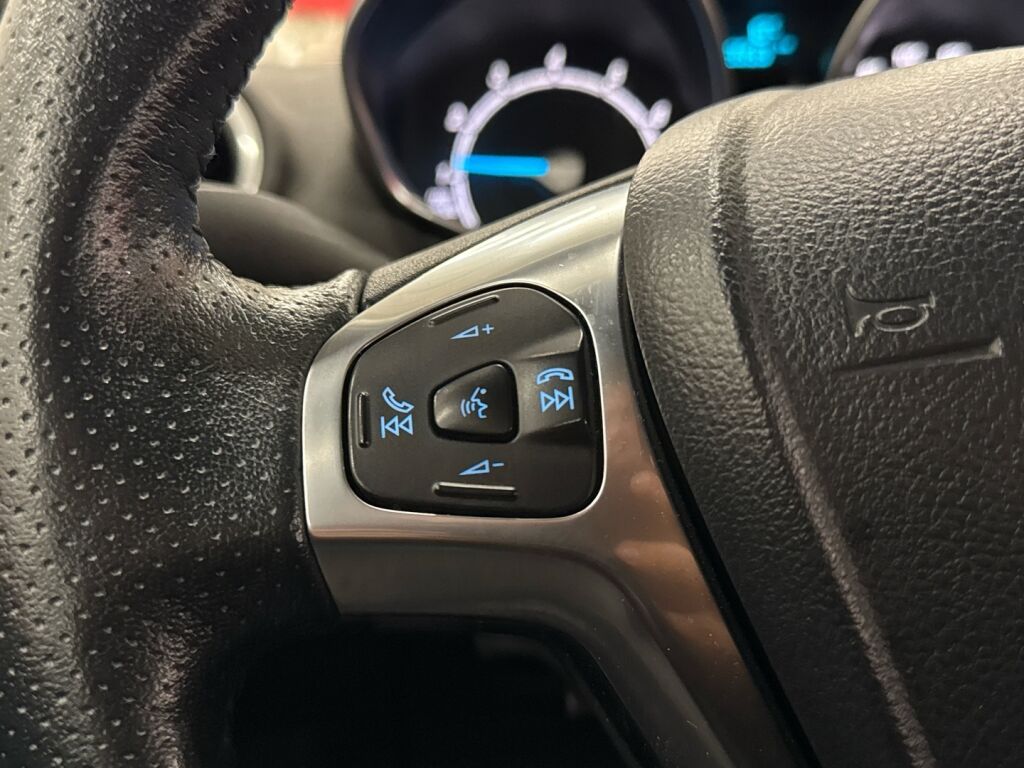 Ford Fiesta 2016 Valkoinen