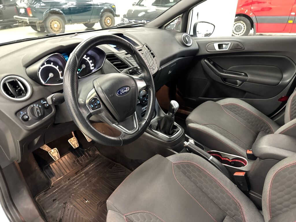 Ford Fiesta 2016 Valkoinen