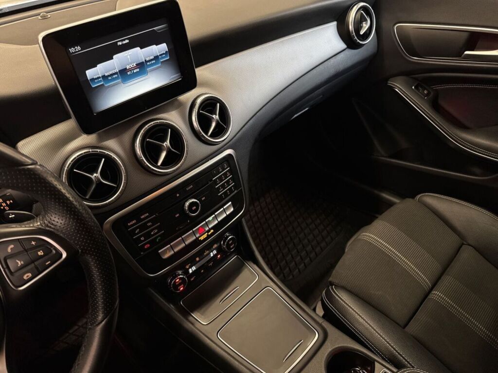 Mercedes-Benz CLA 2017 Valkoinen