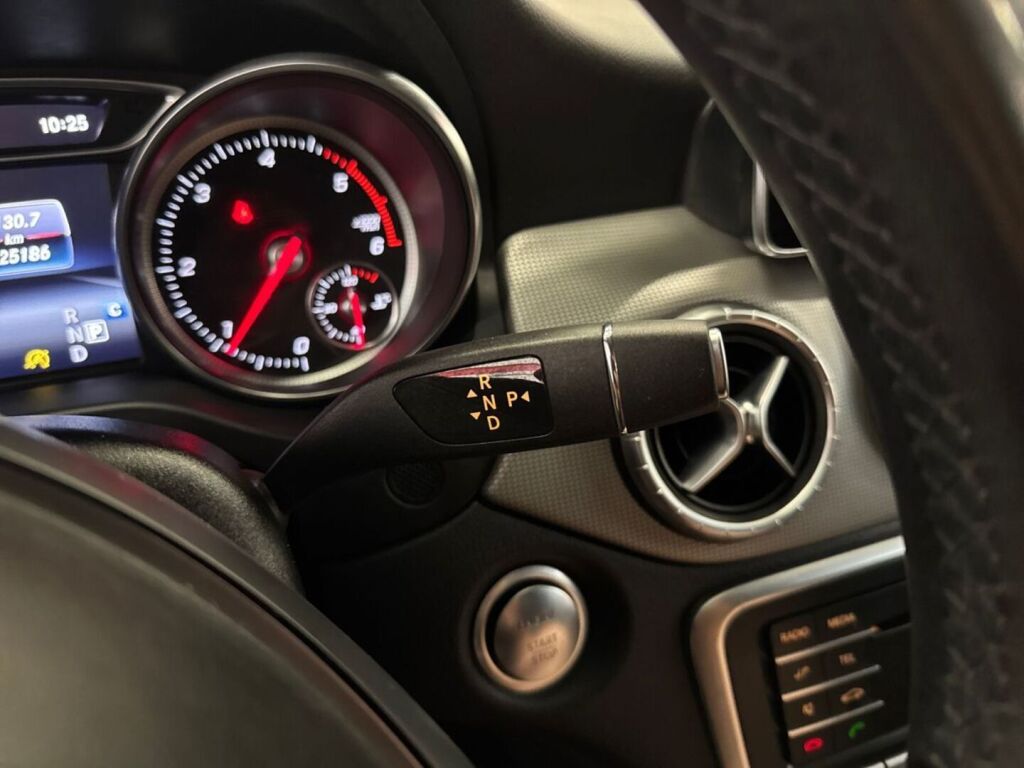 Mercedes-Benz CLA 2017 Valkoinen