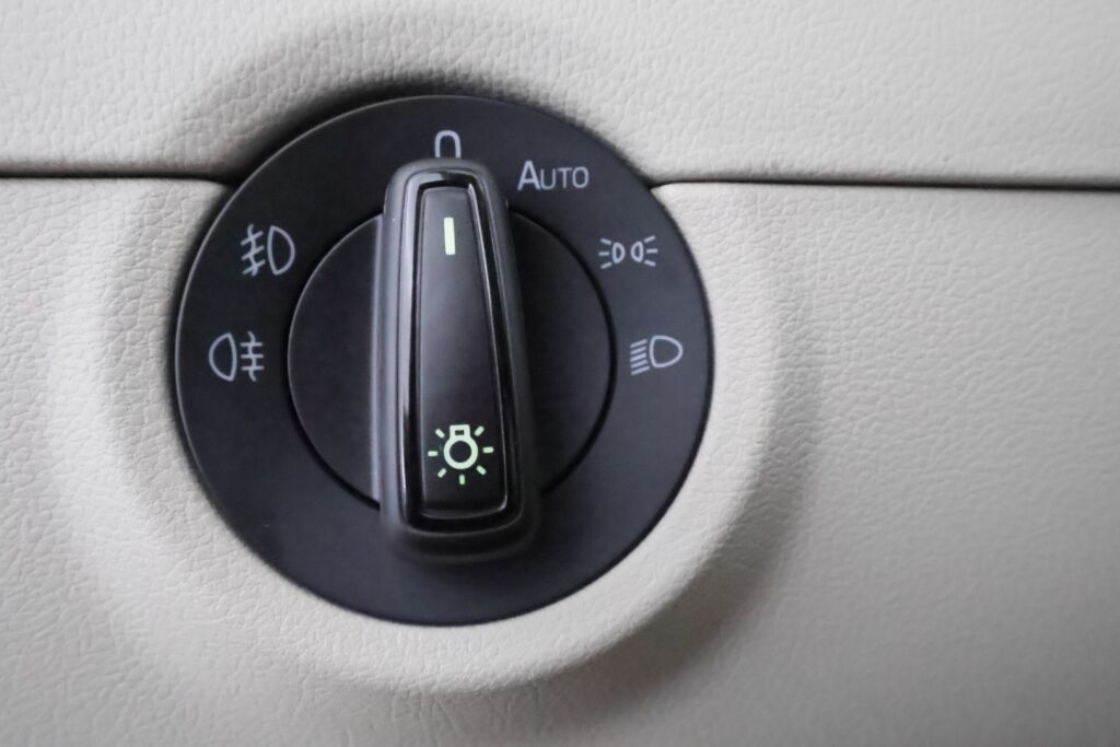 Skoda Octavia 2016 Punainen