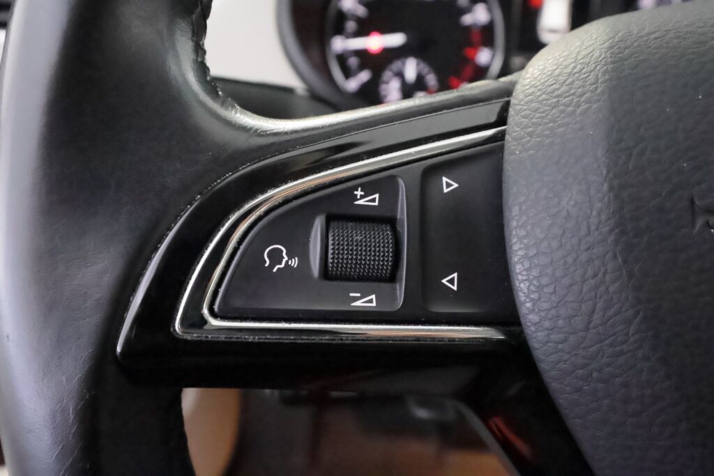 Skoda Octavia 2016 Punainen