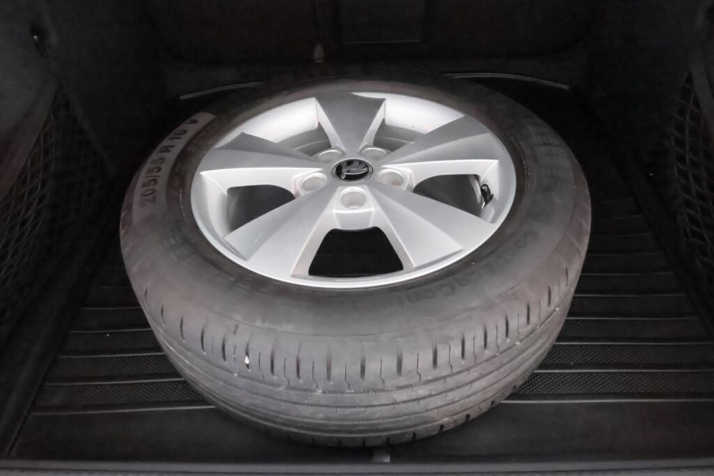 Skoda Octavia 2016 Punainen