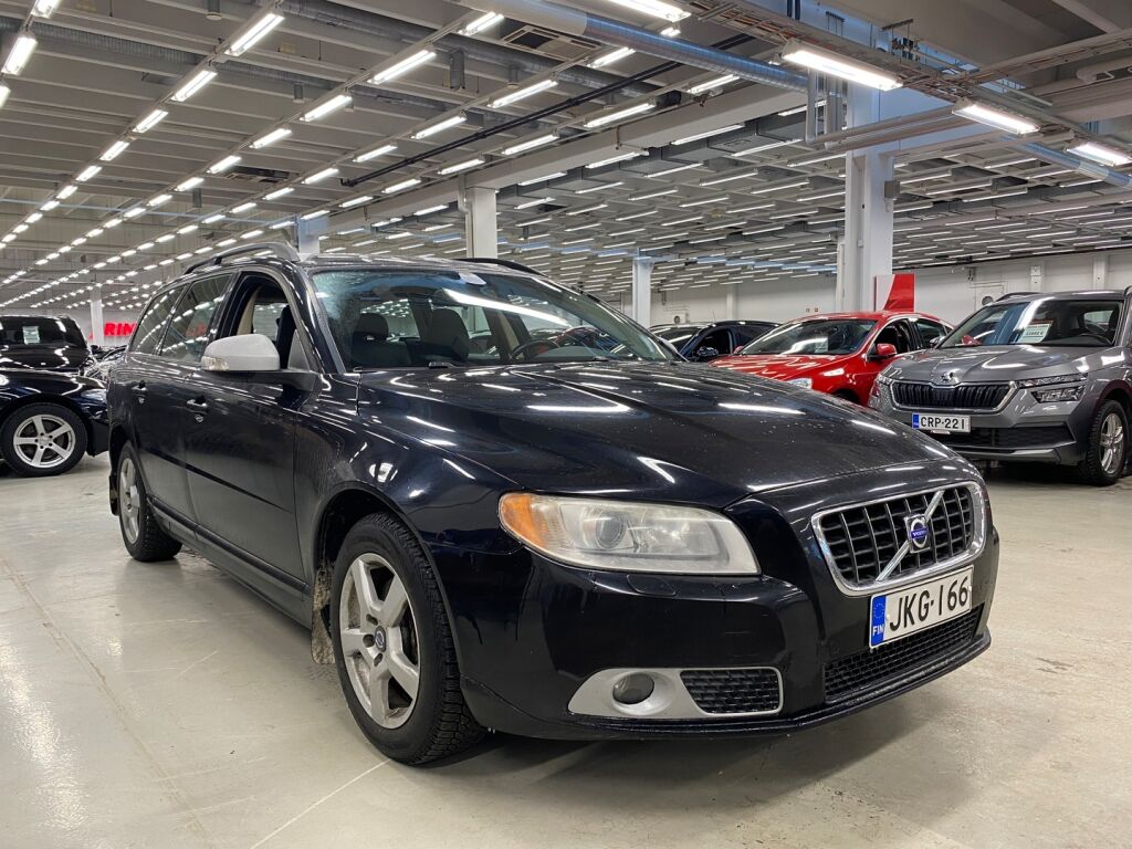 Volvo V70 2009 Musta