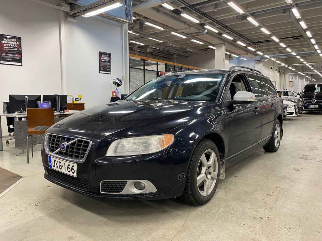 Volvo V70 2009 Musta
