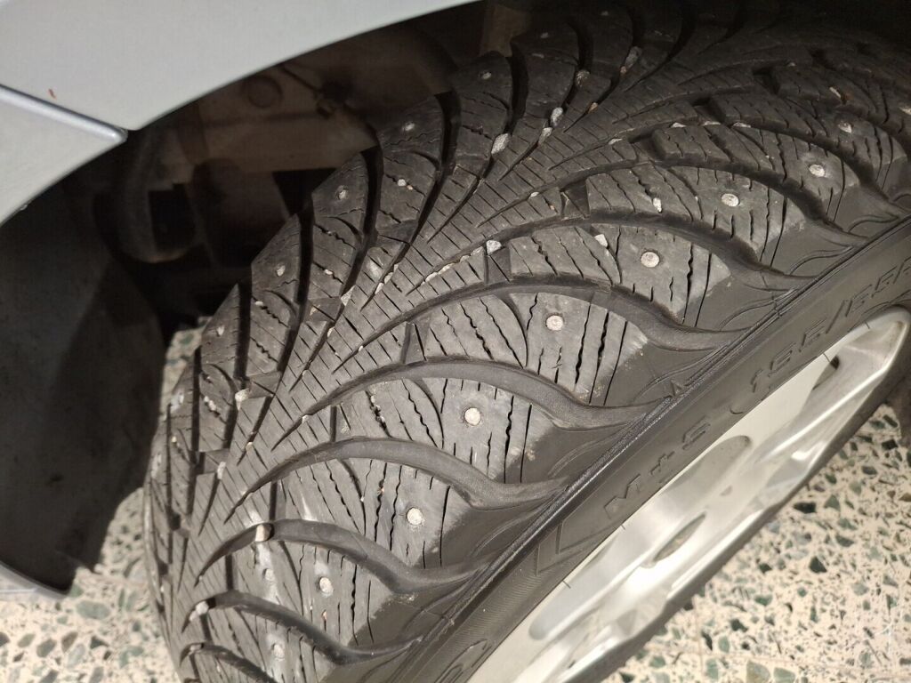 Mercedes-Benz B 2008 Harmaa