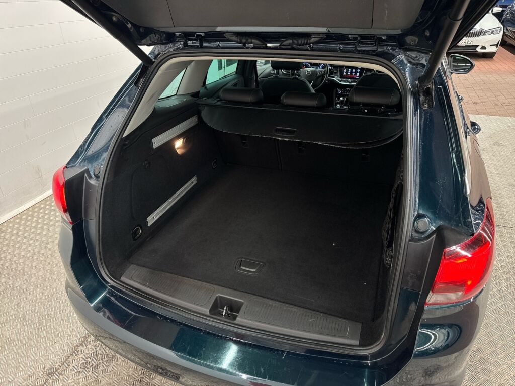 Opel Astra 2017 Vihreä