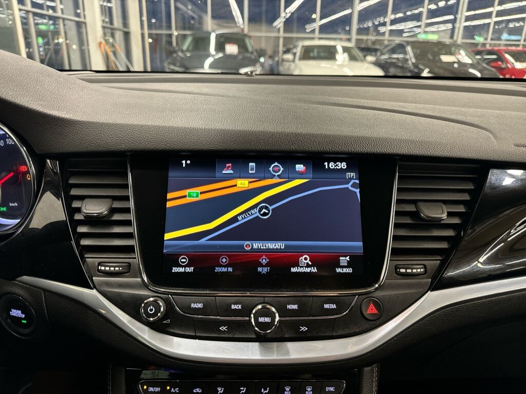 Opel Astra 2017 Vihreä