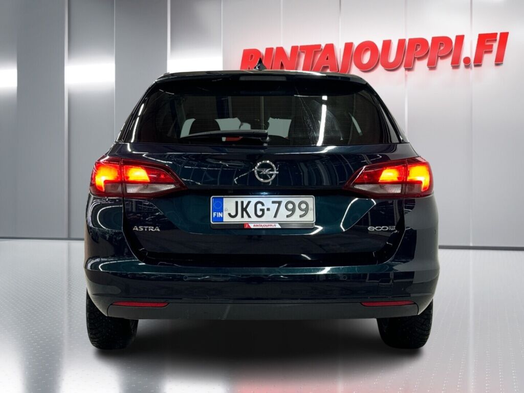 Opel Astra 2017 Vihreä