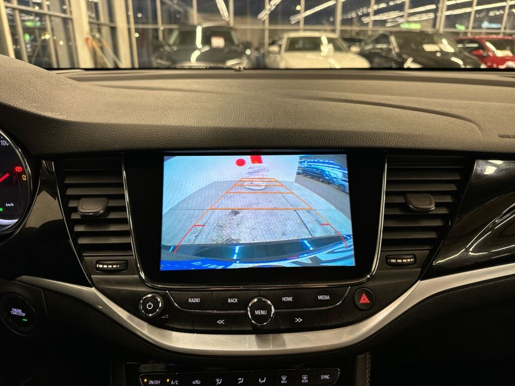 Opel Astra 2017 Vihreä