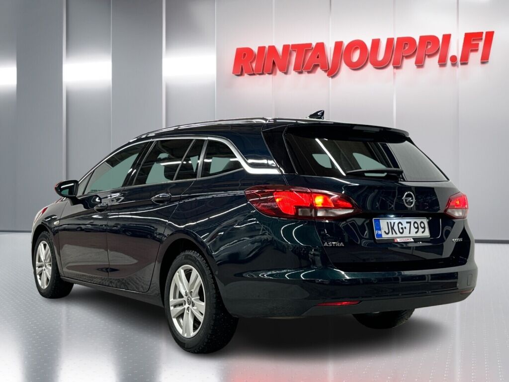 Opel Astra 2017 Vihreä