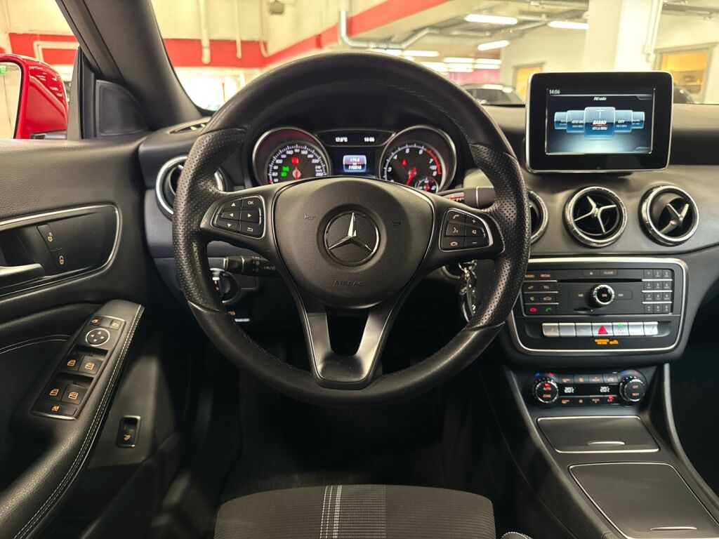 Mercedes-Benz CLA 2017 Punainen