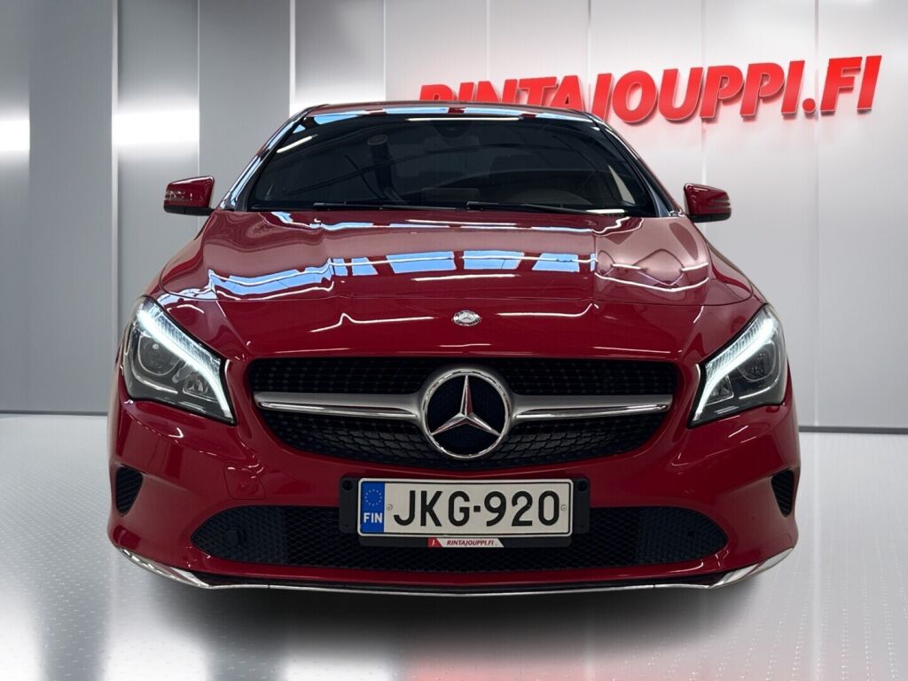 Mercedes-Benz CLA 2017 Punainen