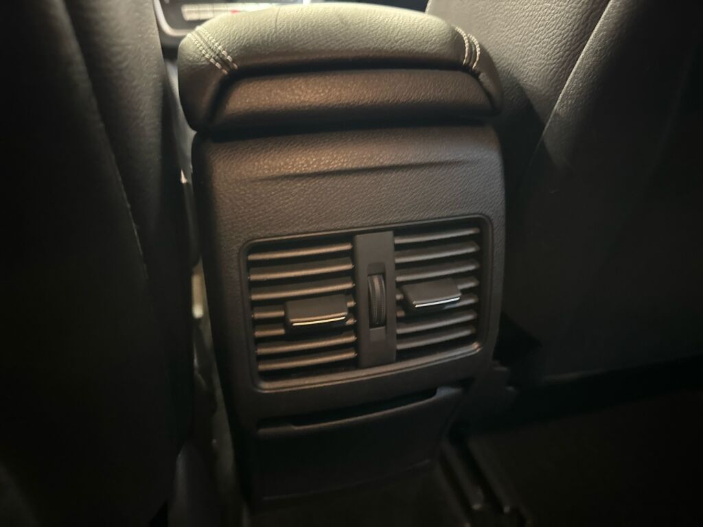 Mercedes-Benz CLA 2017 Punainen