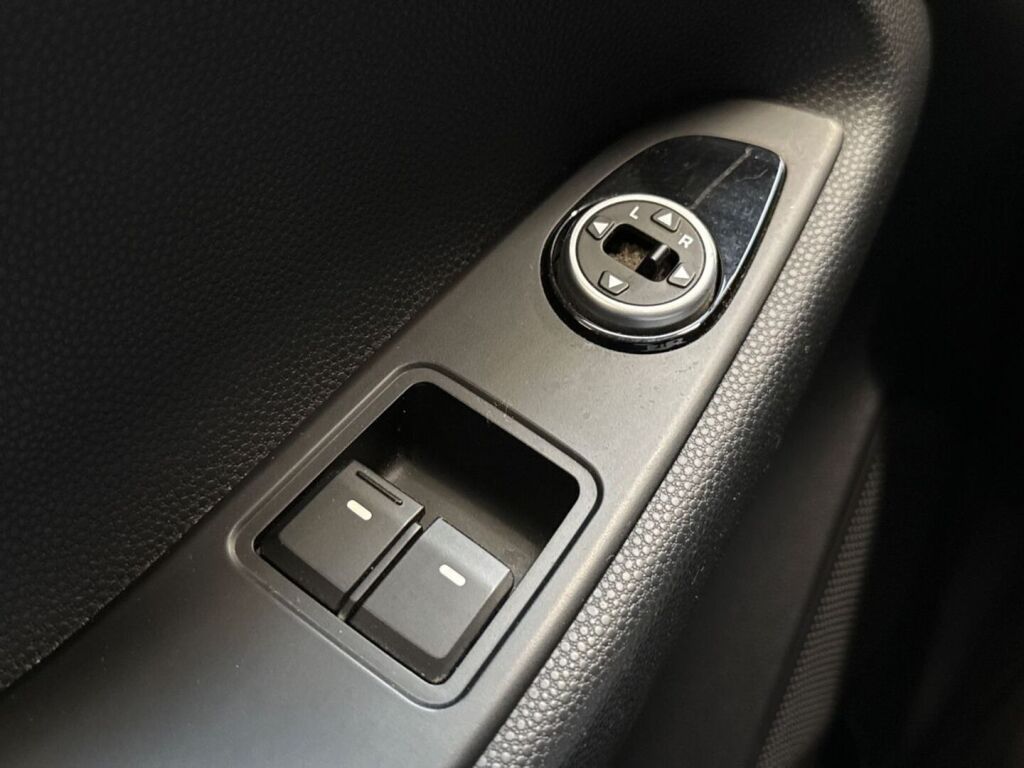 Hyundai i20 5d 2017 Punainen