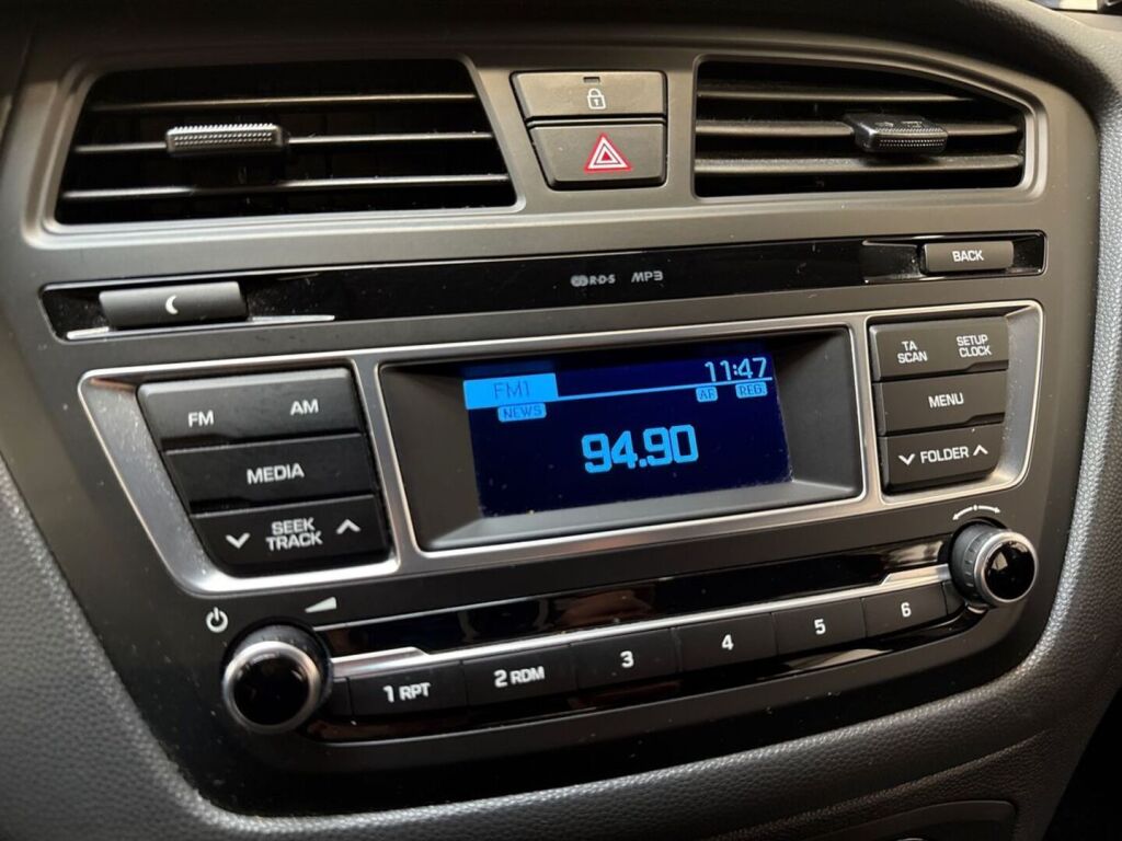 Hyundai i20 5d 2017 Punainen