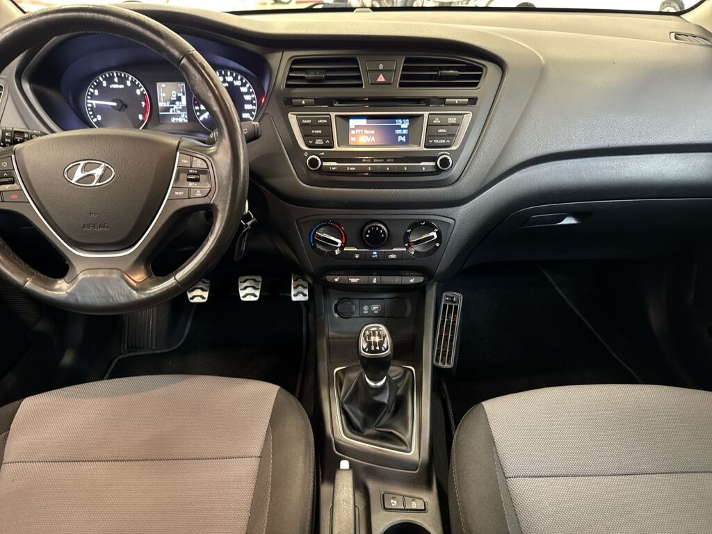 Hyundai i20 Active 2017 Punainen