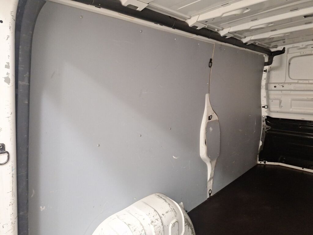 Renault Trafic 2017 Valkoinen