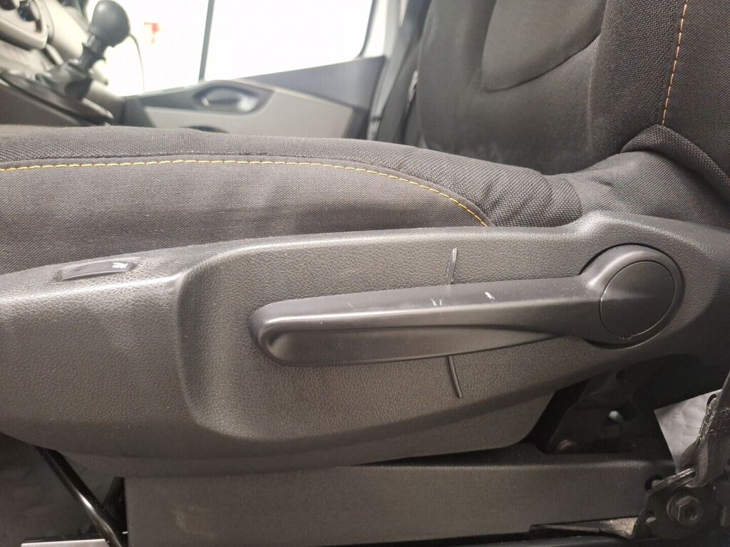 Renault Trafic 2017 Valkoinen