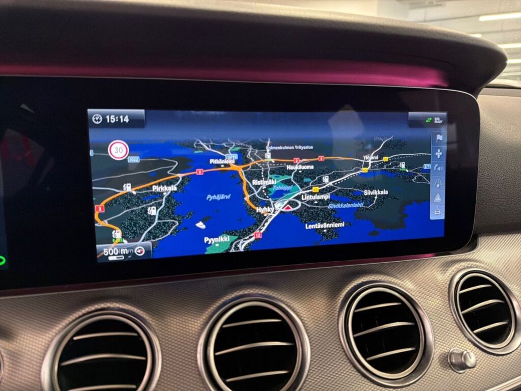 Mercedes-Benz E 2017 Punainen