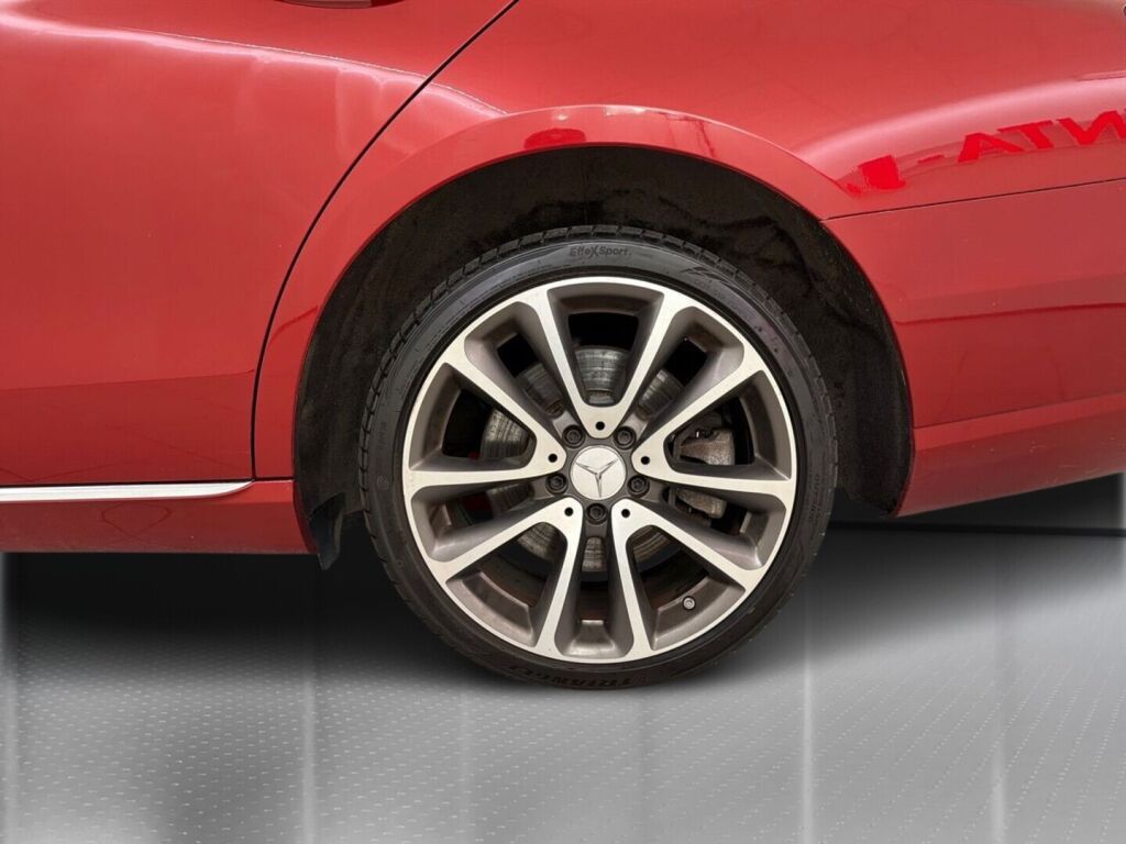 Mercedes-Benz E 2017 Punainen
