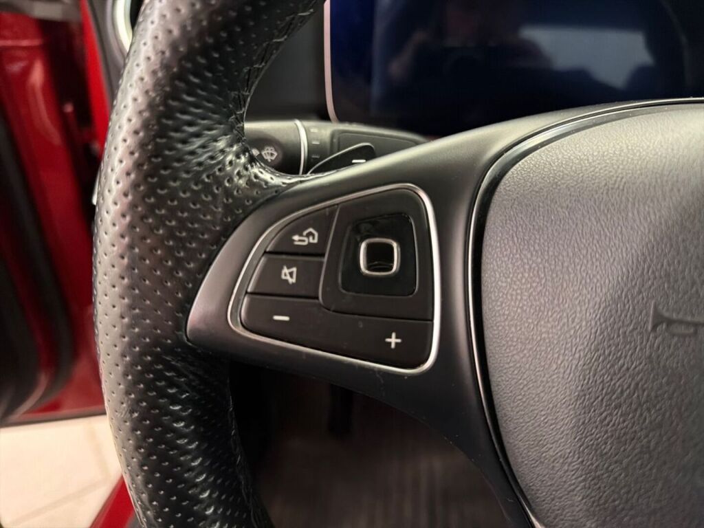 Mercedes-Benz E 2017 Punainen