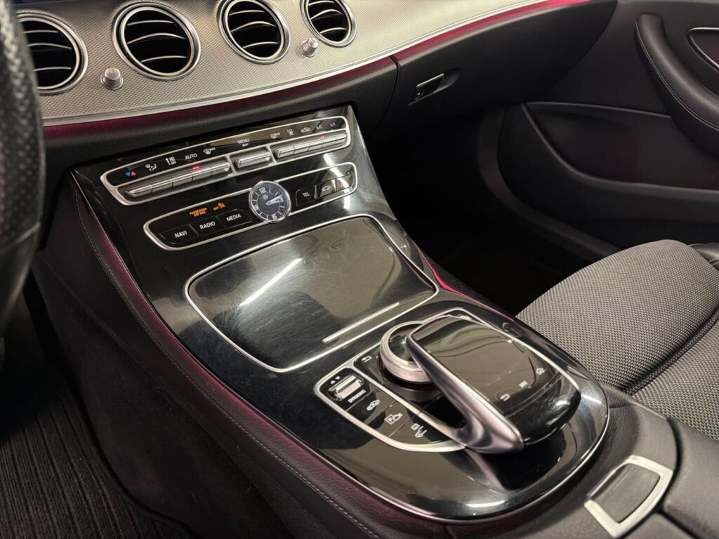 Mercedes-Benz E 2017 Punainen