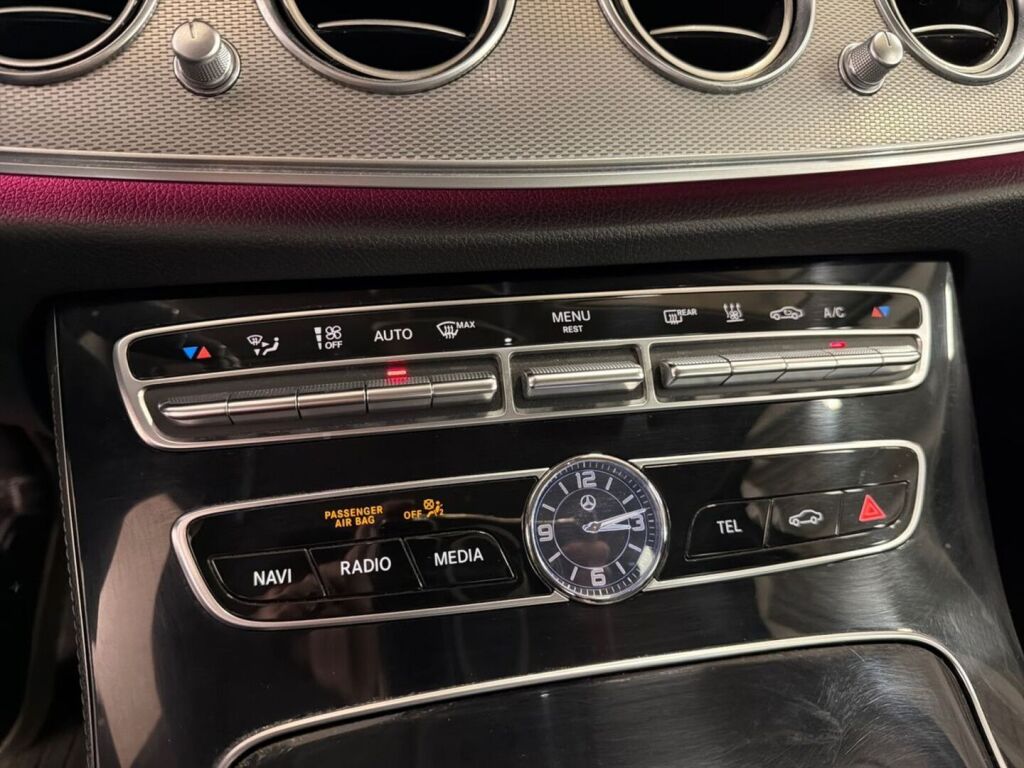Mercedes-Benz E 2017 Punainen
