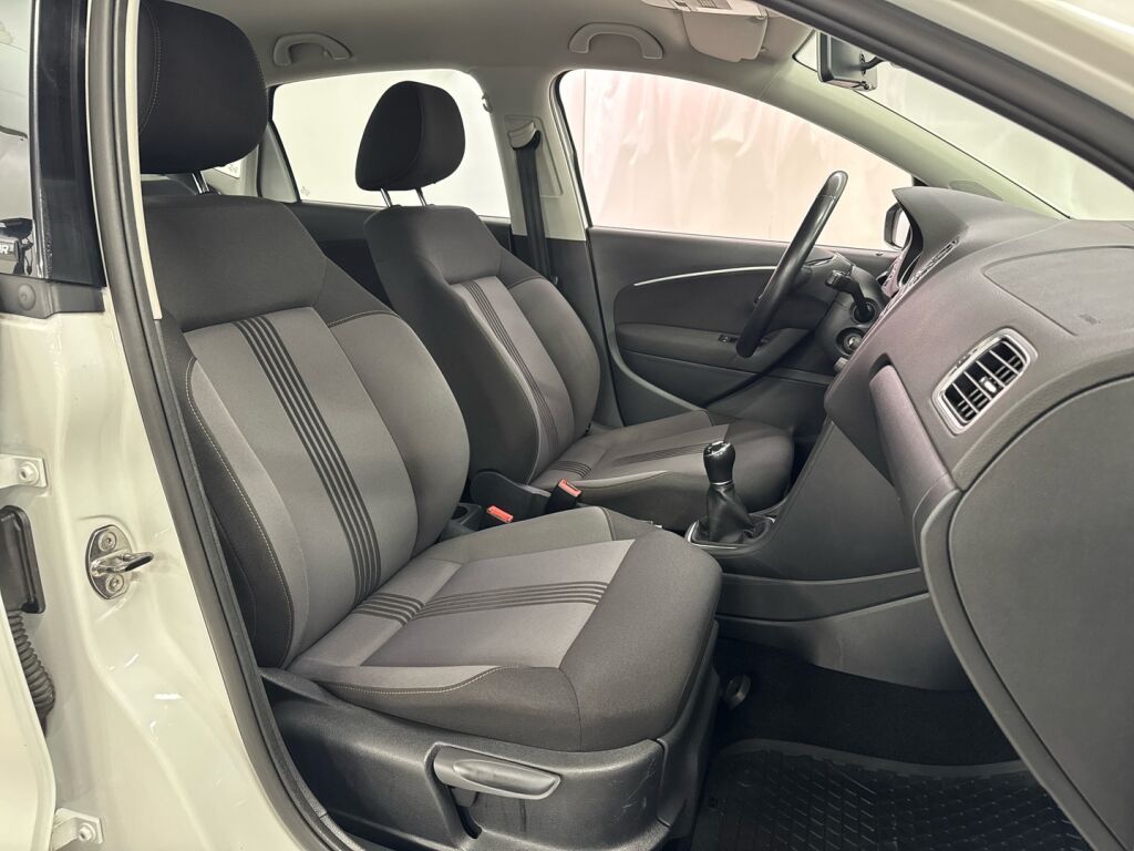 Volkswagen Polo 2016 Valkoinen