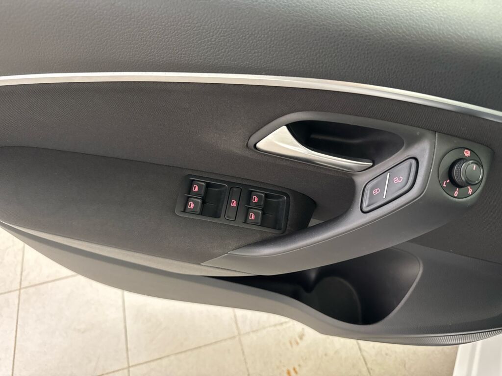 Volkswagen Polo 2016 Valkoinen