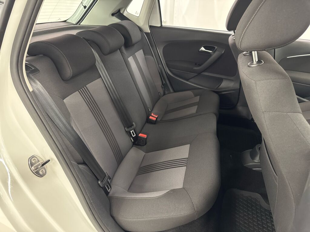 Volkswagen Polo 2016 Valkoinen