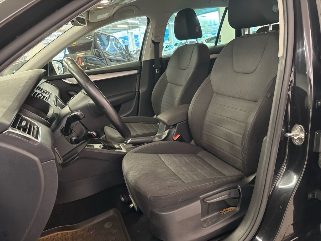 Skoda Octavia 2017 Musta