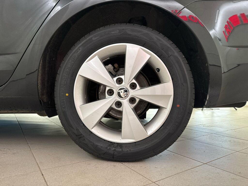 Skoda Octavia 2017 Musta