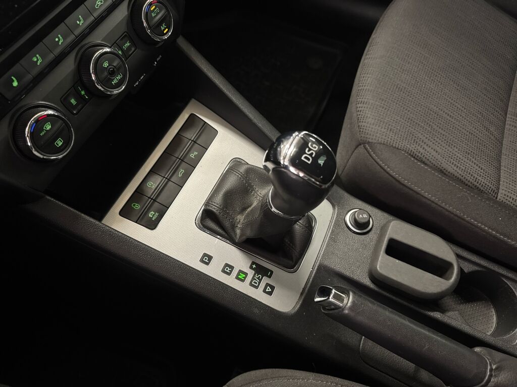 Skoda Octavia 2017 Musta