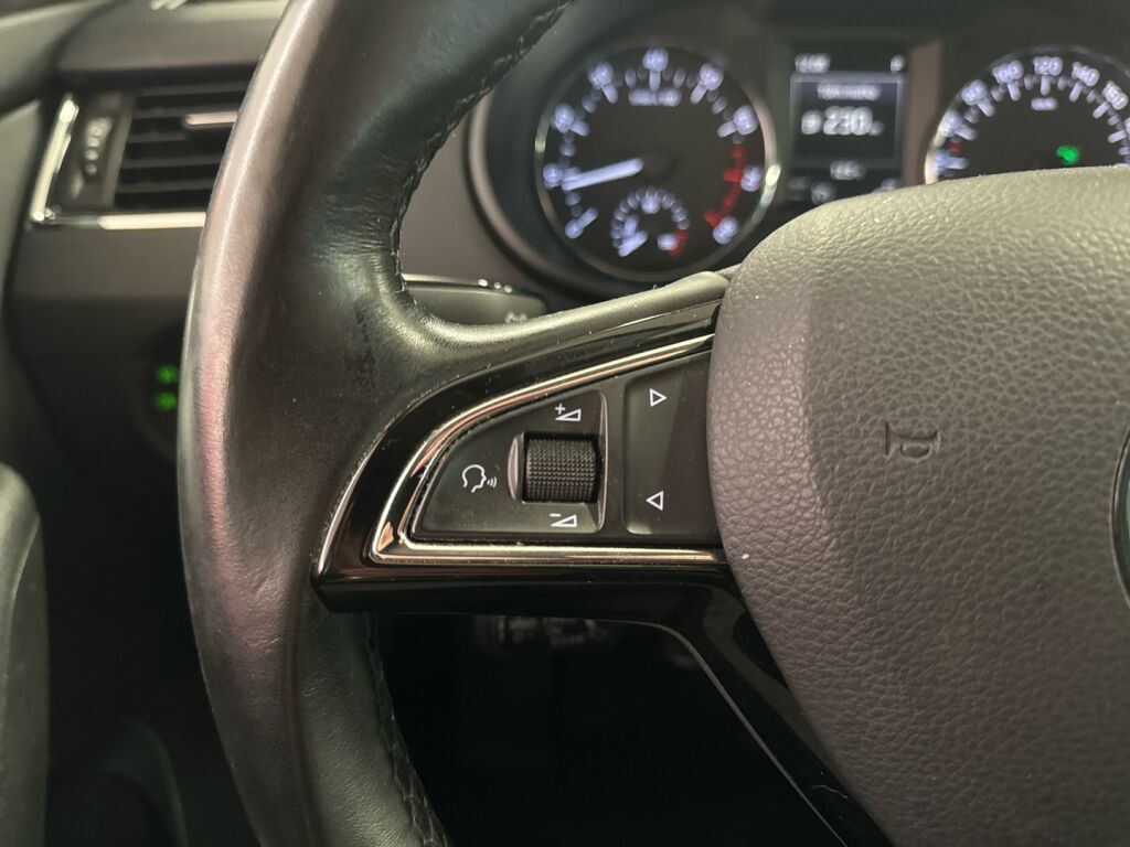 Skoda Octavia 2017 Musta