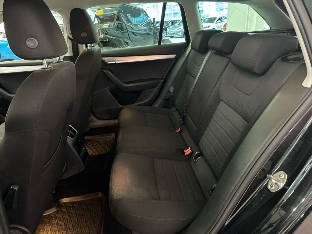 Skoda Octavia 2017 Musta