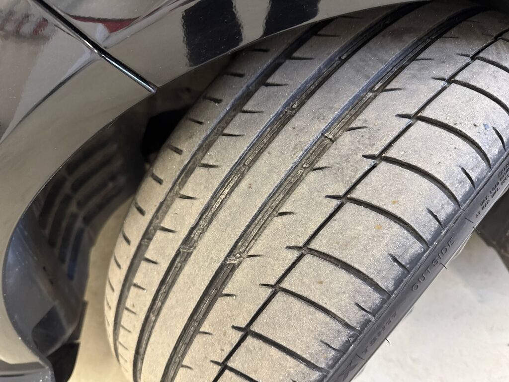 Mercedes-Benz E 2011 Musta