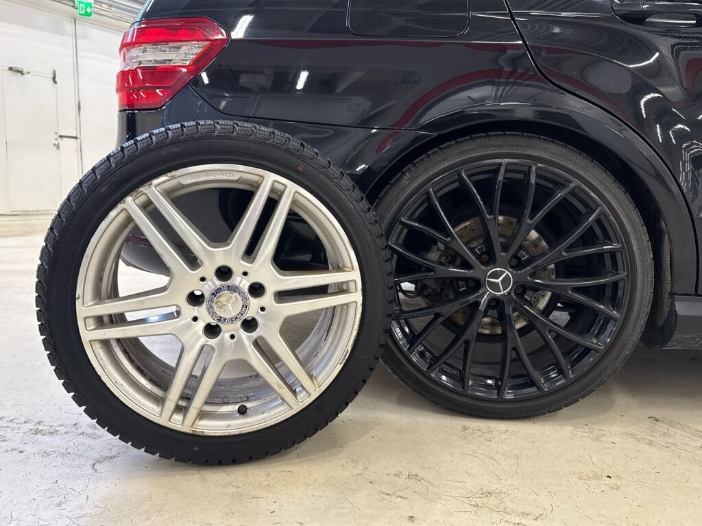 Mercedes-Benz E 2011 Musta