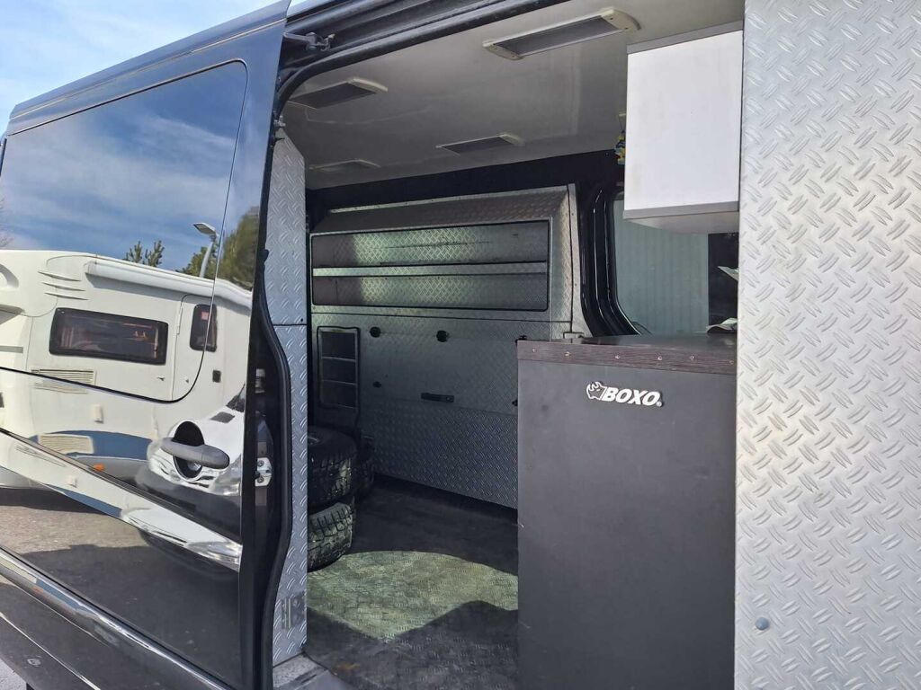 Mercedes-Benz Sprinter 2012 Musta