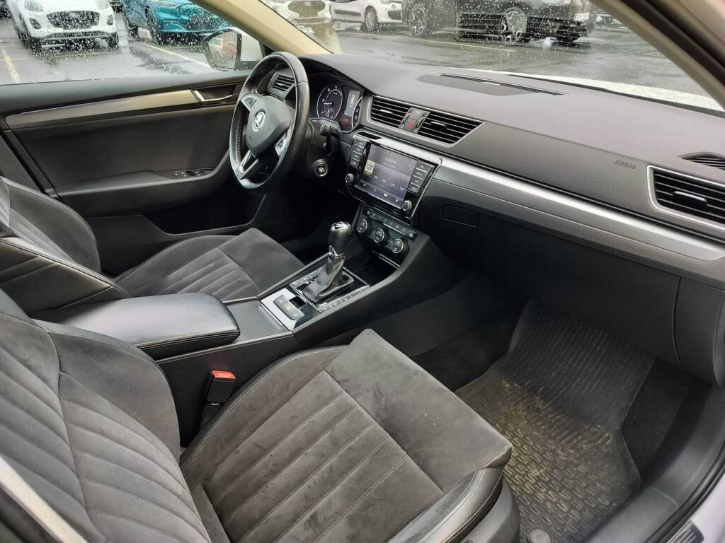 Skoda Superb 2017 Valkoinen