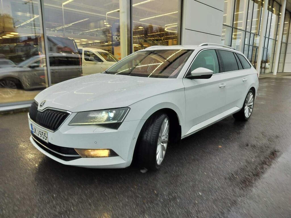 Skoda Superb 2017 Valkoinen