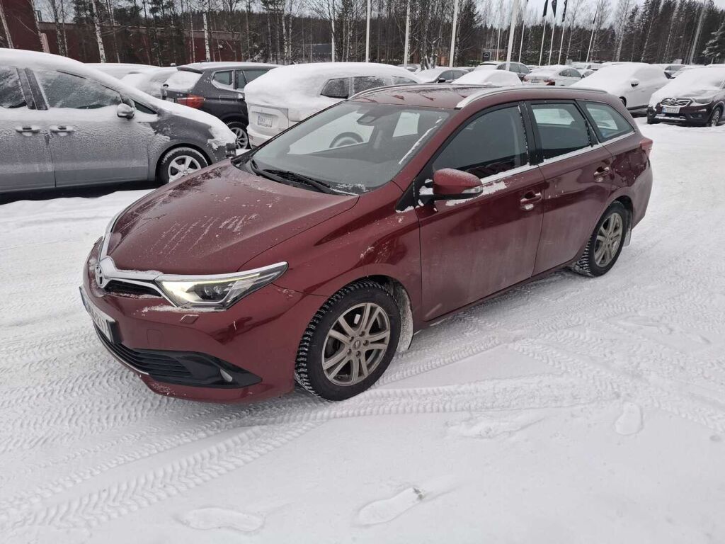 Toyota Auris 2017 Punainen